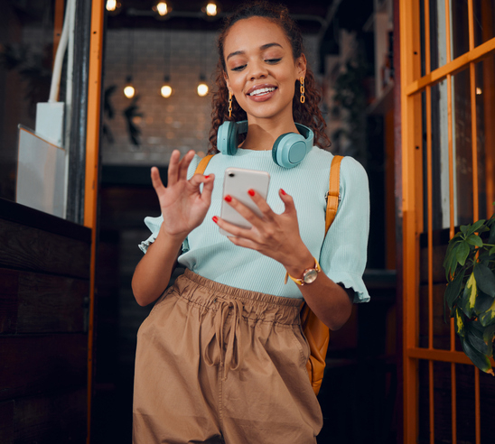 Gen Z woman shopping online, retail commercial real estate trends